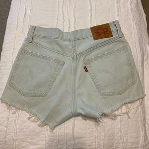 Levi’s 501 cutoff shorts